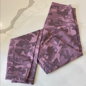 NWOT lululemon pink camo leggings 25” inseam